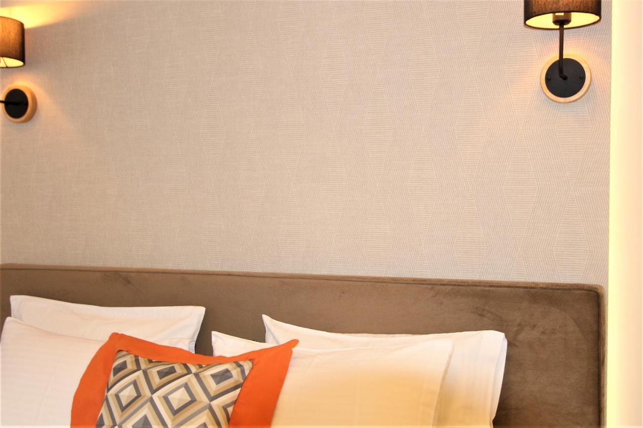 Aiolos Apartments Ermou 64 2Nd Floor Suites Athen Eksteriør bilde