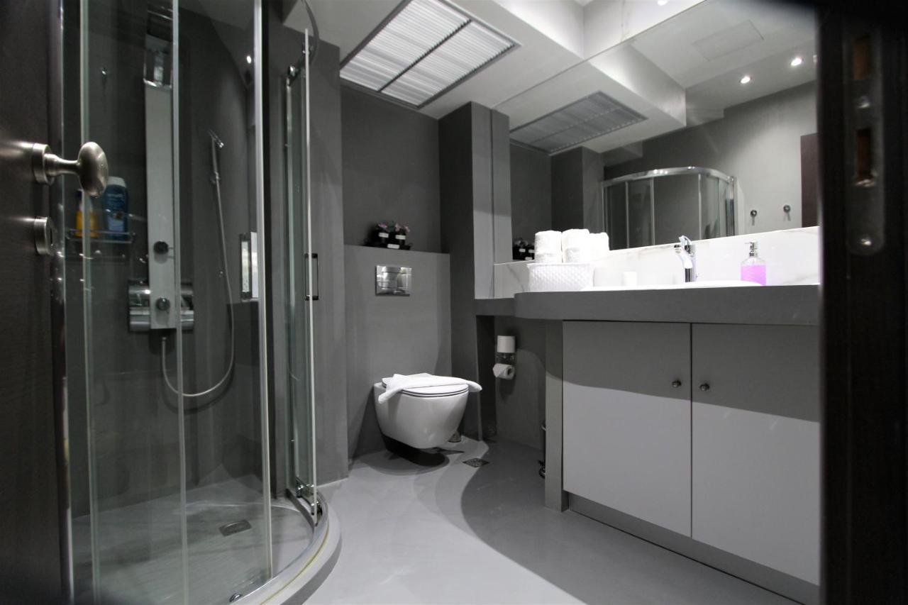 Aiolos Apartments Ermou 64 2Nd Floor Suites Athen Eksteriør bilde
