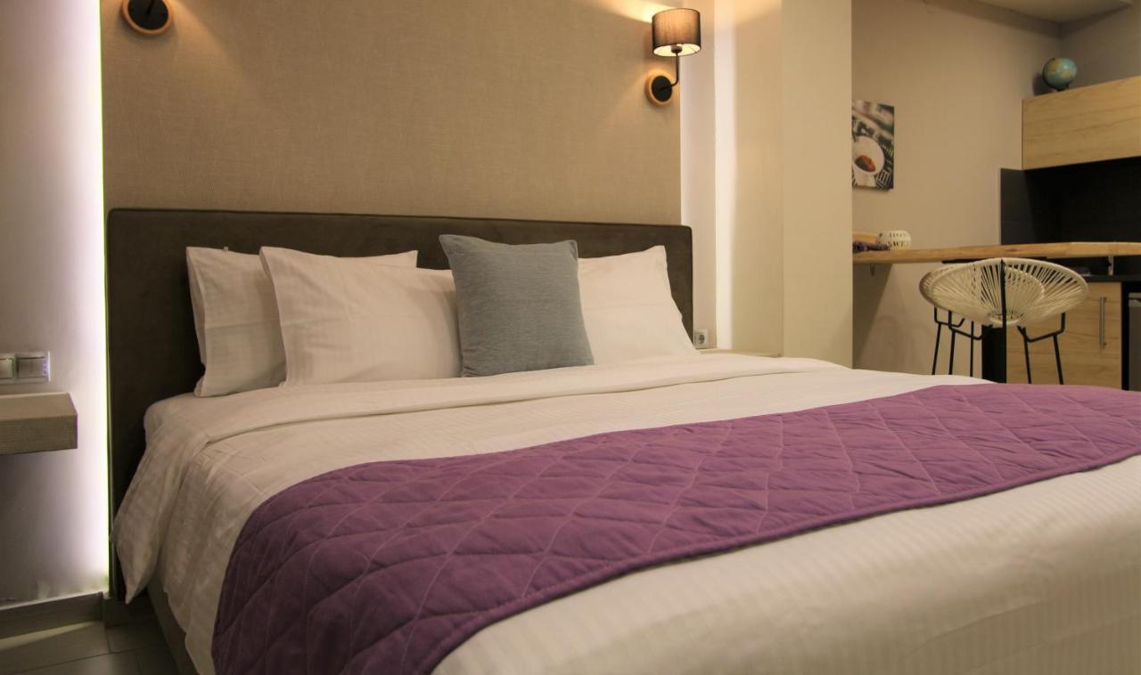 Aiolos Apartments Ermou 64 2Nd Floor Suites Athen Eksteriør bilde